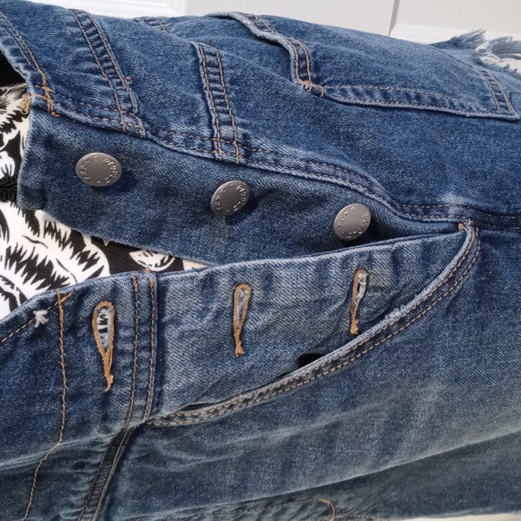 💙Free People💙 - Blue Denim Distressed Frayed Hem Overall Dress - Picture 12 of 15